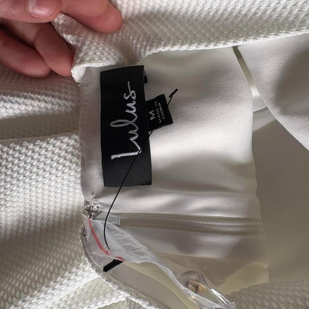 NWT Lulu's White Mini Dress size Medium - Picture 5 of 7